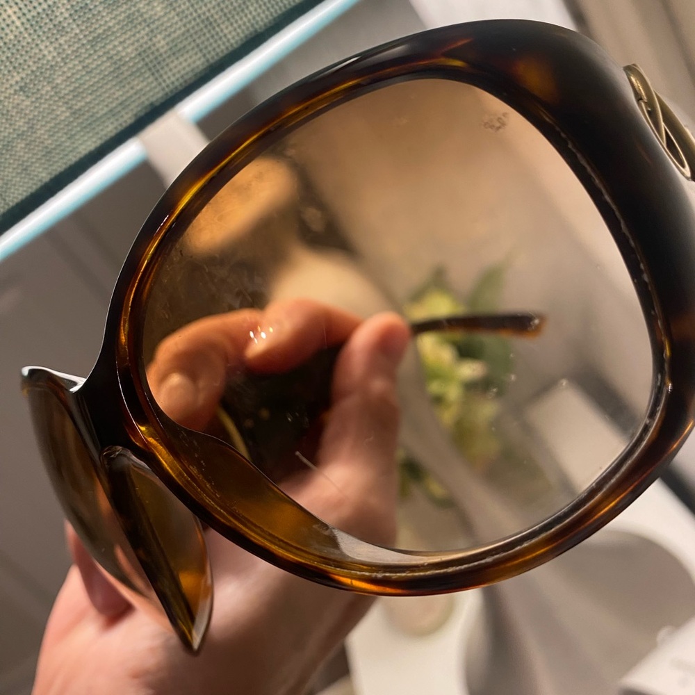 Gucci Sunglasses - Picture 5 of 6